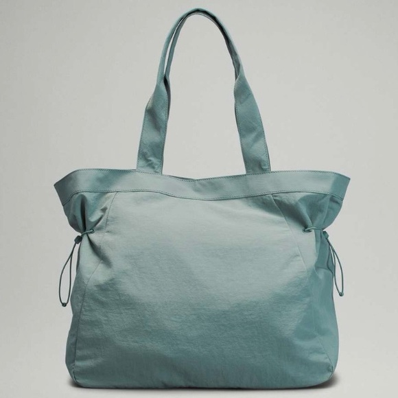 New NWOT Women’s Lululemon Side Cinch Shopper Bag (18L) in Tidewater Teal - Picture 15 of 15